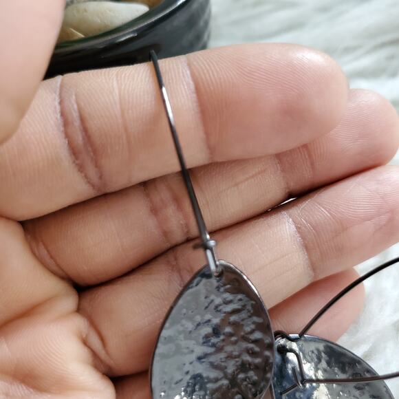 Teardrop Shaped Hammered Metal Dangle Earrings - Picture 4 of 4